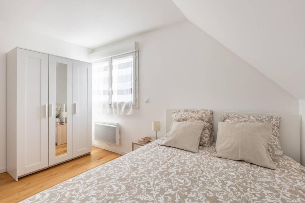 Grand Confort, Appartement Osny Esterno foto