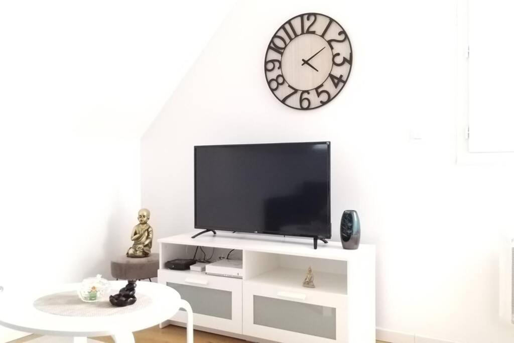 Grand Confort, Appartement Osny Esterno foto